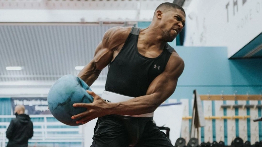 Boxer Anthony Joshua knows to do rotational exercises