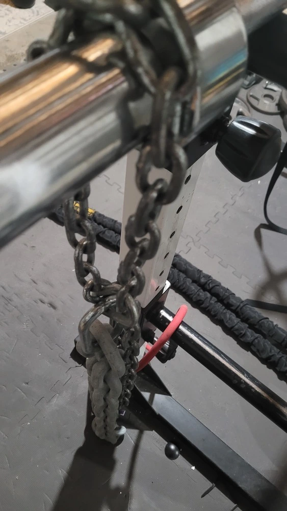 A look at the smaller chain which the larger chain is attached to
